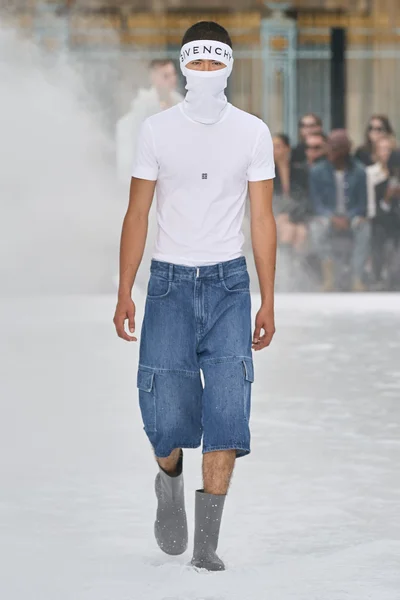 Look 7